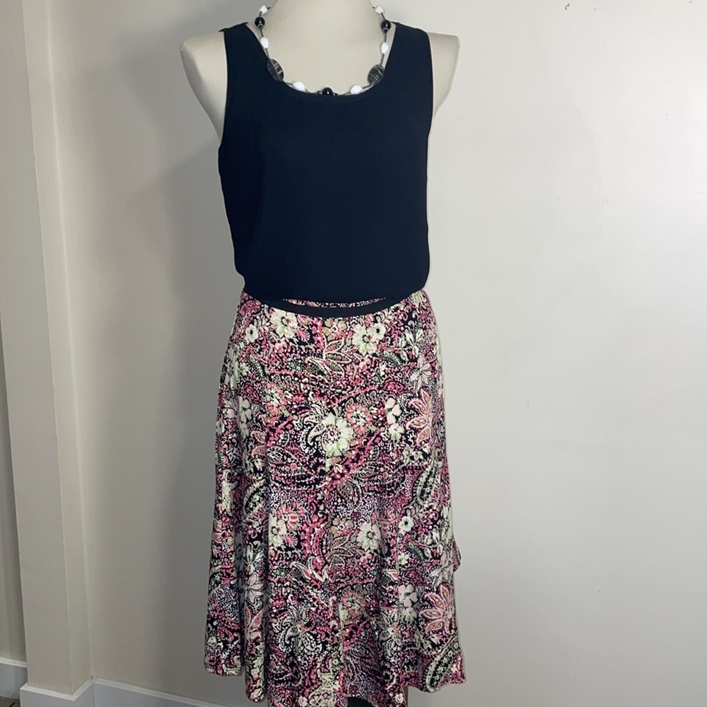 Christoper & Banks‎ Floral Midi Skirt. Full and Flowing Skirt. Ribbon wasteband.